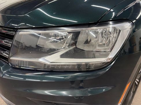 Used 2018 Volkswagen Tiguan SEL FWD image 43