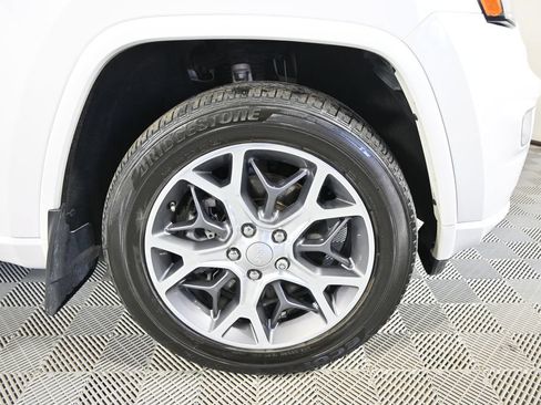 Used 2021 Jeep Grand Cherokee Overland AWD/4WD image 11