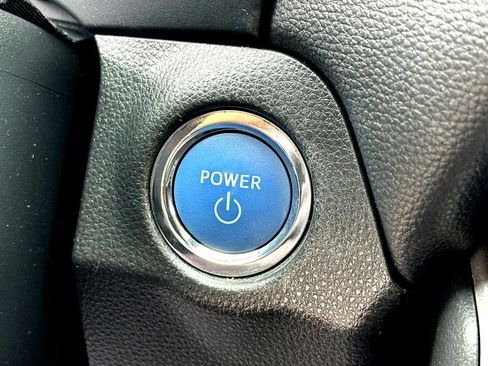 Used 2022 Toyota RAV4 XLE Premium image 20