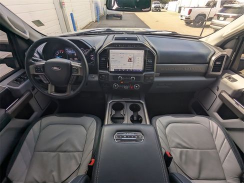 Used 2022 Ford F350 Limited image 17