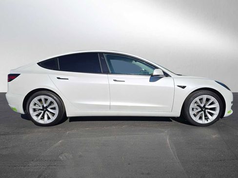 Used 2023 Tesla Model 3 Standard Range image 2