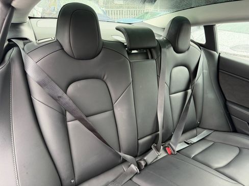 Used 2018 Tesla Model 3 Mid Range image 36