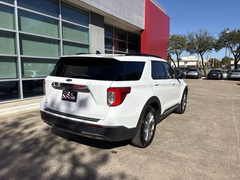 Used 2022 Ford Explorer XLT w/ Equipment Group 202A image 25