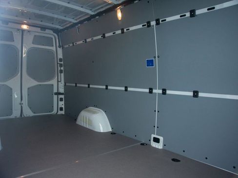 Used 2024 Mercedes-Benz Sprinter 2500 image 37