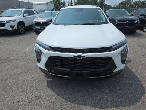 Used 2024 Chevrolet Trax ACTIV FWD image 2