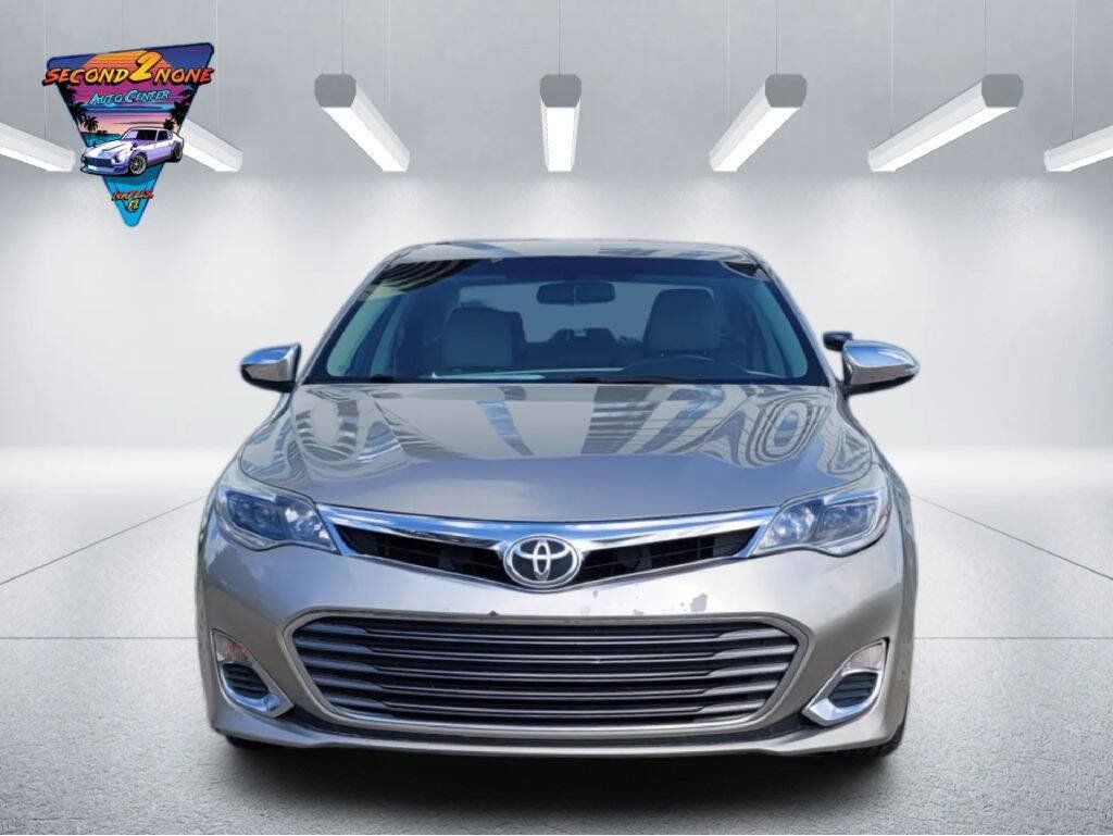 Used 2013 Toyota Avalon XLE FWD image 2