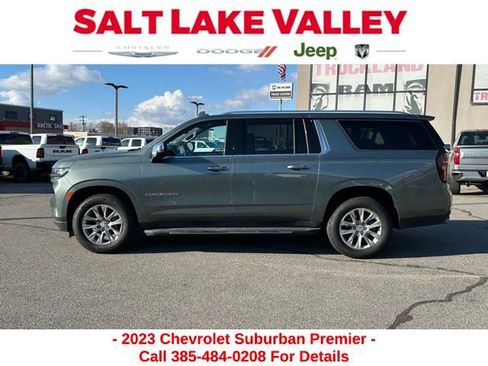 Used 2023 Chevrolet Suburban Premier image 2