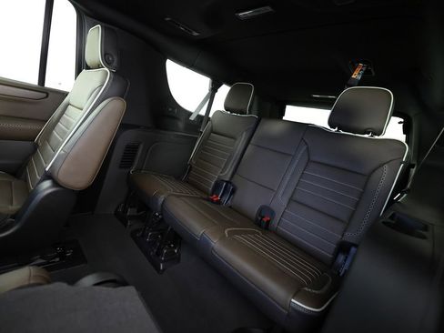 Used 2026 GMC Yukon XL Denali Ultimate image 15