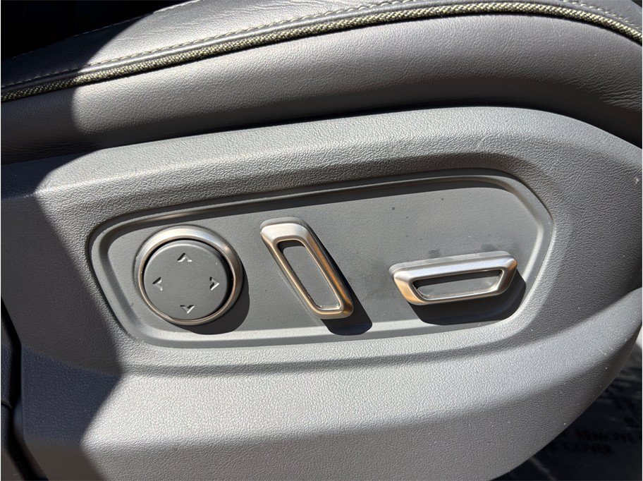 Used 2023 Rivian R1S AWD Adventure Quad image 45