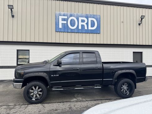 Used 2008 Dodge Ram 1500 Truck ST image 2