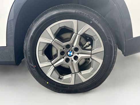 Used 2025 BMW X1 xDrive28i image 11