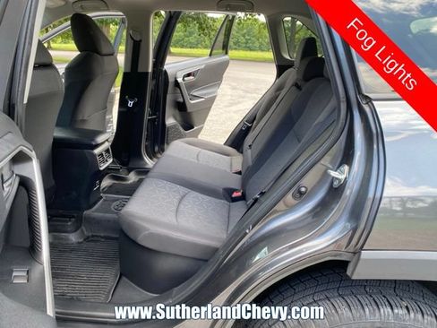Used 2021 Toyota RAV4 XLE AWD/4WD image 34
