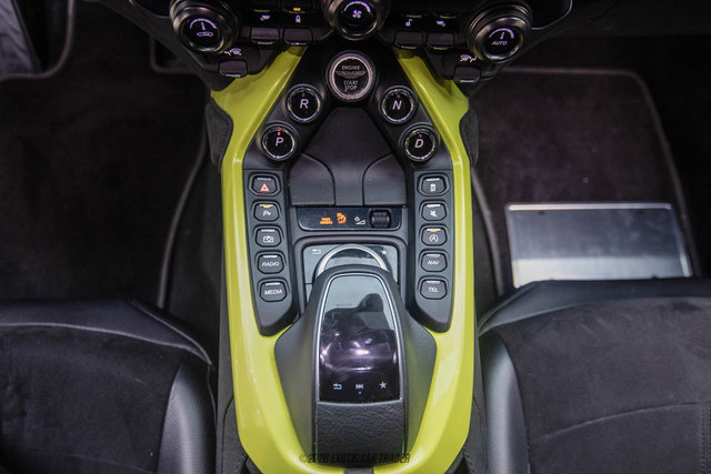 Used 2020 Aston Martin V8 Vantage Coupe RWD image 29