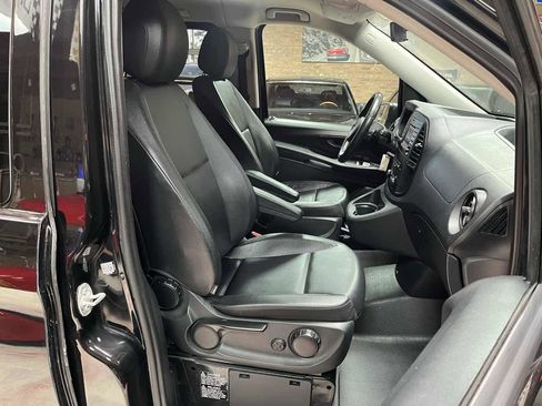 Used 2019 Mercedes-Benz Metris Passenger image 22
