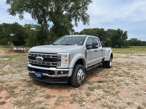 Used 2026 Ford F450 XLT w/ FX4 Off-Road Package AWD/4WD image 2