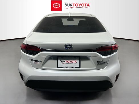 Used 2024 Toyota Corolla XLE FWD image 5