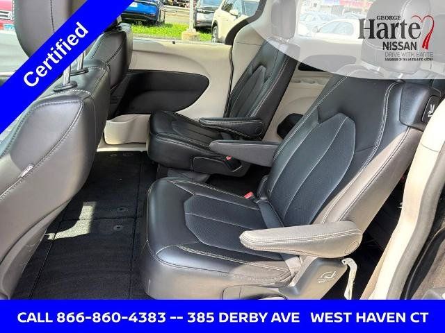 Used 2023 Chrysler Pacifica Touring-L FWD image 18