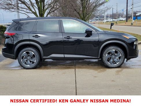 Certified 2025 Nissan Rogue SV image 2