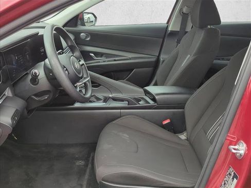 Used 2024 Hyundai Elantra SEL image 17