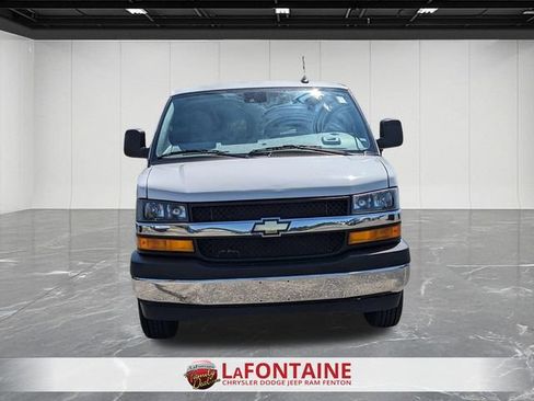Used 2025 Chevrolet Express 3500 LT w/ LT Preferred Equipment Group RWD image 8