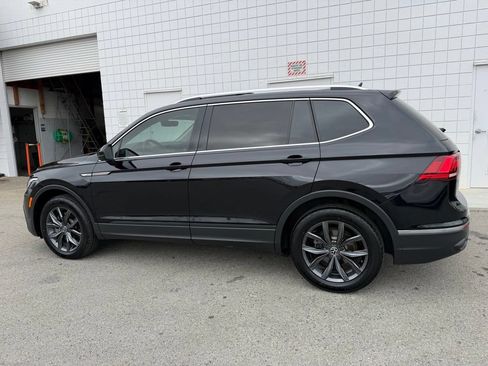 Used 2022 Volkswagen Tiguan SE FWD image 3