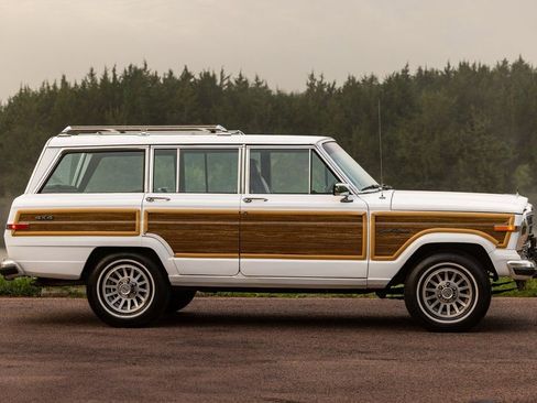 Used 1989 Jeep Grand Wagoneer AWD/4WD image 17