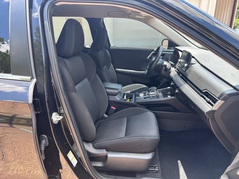 Used 2024 Mitsubishi Outlander ES FWD image 20