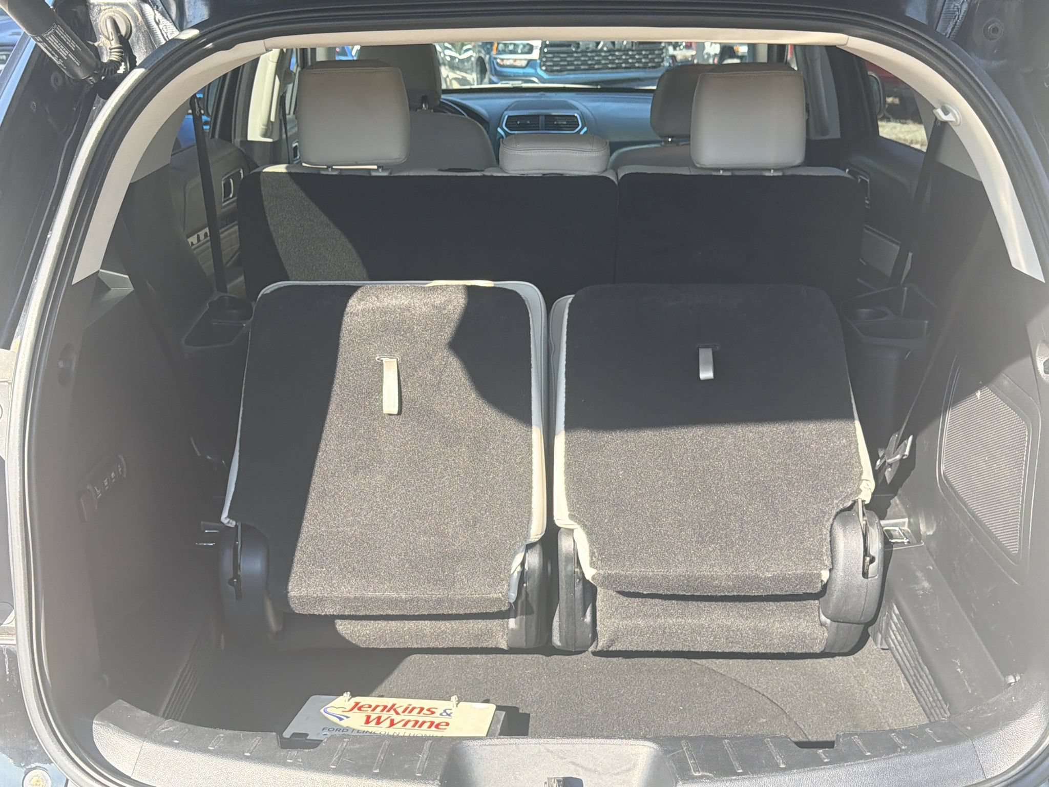 Used 2016 Ford Explorer Platinum AWD/4WD image 18