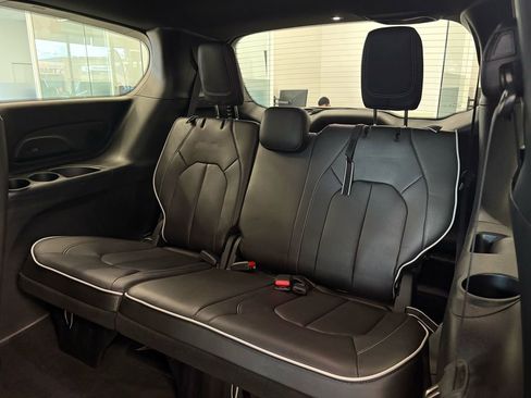 Used 2026 Chrysler Pacifica Limited w/ S Appearance Package image 27