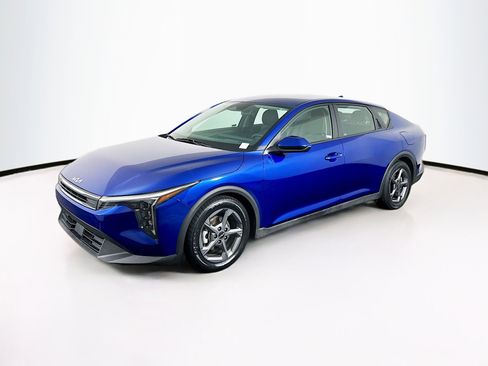 Used 2025 Kia K4 FWD image 3