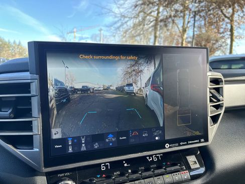 Used 2022 Toyota Tundra Limited image 25