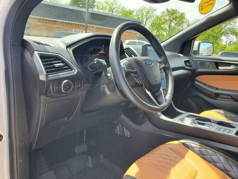 Used 2023 Ford Edge Titanium w/ Equipment Group 301A AWD/4WD image 17