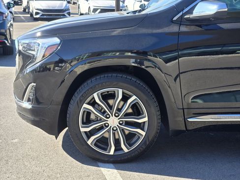 Used 2019 GMC Terrain Denali w/ Advanced Safety Package image 5