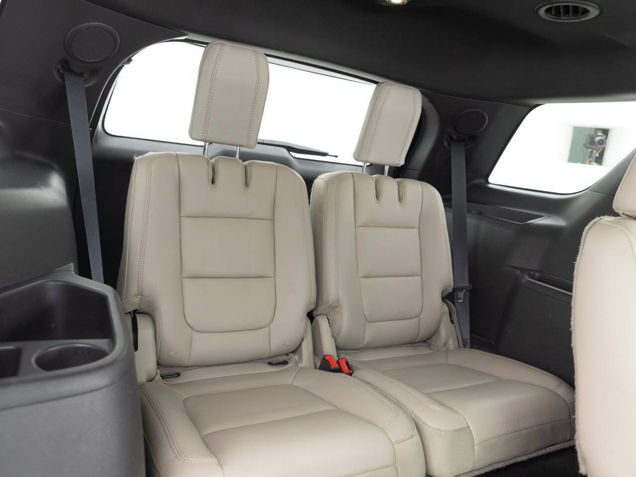 Used 2015 Ford Explorer Limited w/ Equipment Group 301A AWD/4WD image 30