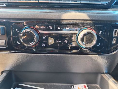 Used 2022 Chevrolet Silverado 1500 LT Trail Boss w/ Convenience Package II image 10