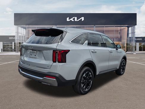 Certified 2024 Kia Sorento S AWD/4WD image 4