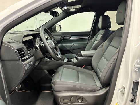 Used 2026 GMC Terrain AT4 AWD/4WD image 17