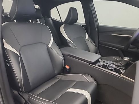 Used 2025 Toyota Camry SE w/ Multimedia Upgrade Package image 17