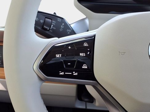 Used 2025 Volkswagen ID. Buzz Pro S Plus image 20