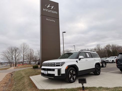 Used 2025 Hyundai Santa Fe SEL image 1