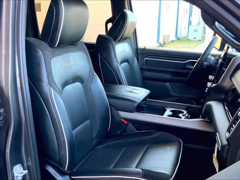 Used 2025 RAM 1500 Laramie w/ Night Edition image 8