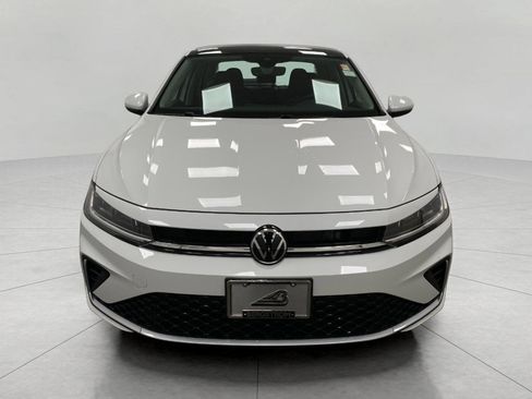 New 2026 Volkswagen Jetta SE image 9