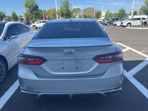 Used 2023 Toyota Camry SE image 5
