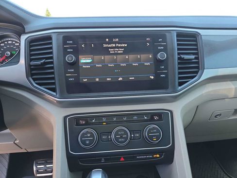 Used 2021 Volkswagen Atlas SE w/ Panoramic Sunroof Package FWD image 24