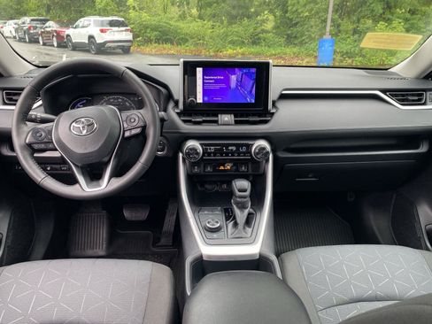 Used 2025 Toyota RAV4 XLE w/ Convenience Package AWD/4WD image 16