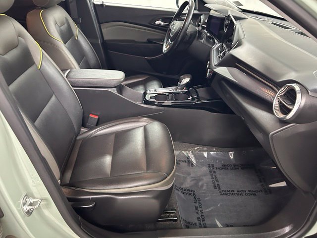 Used 2025 Chevrolet Trax ACTIV FWD image 13