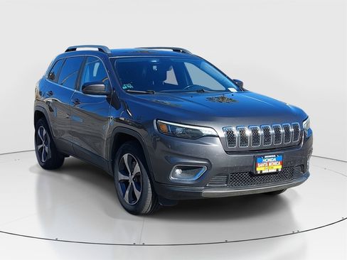 Used 2019 Jeep Cherokee Limited image 3