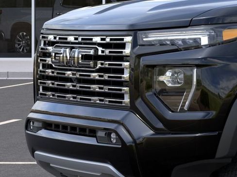 New 2026 GMC Canyon Denali w/ LPO, Black Badging Package AWD/4WD image 16