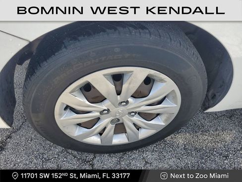 Used 2022 Hyundai Accent SE image 9