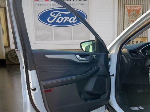 New 2026 Ford Escape Platinum image 12